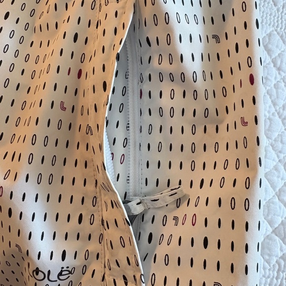 LOLE RAINCOAT🤍 ☔️ - Picture 4 of 6